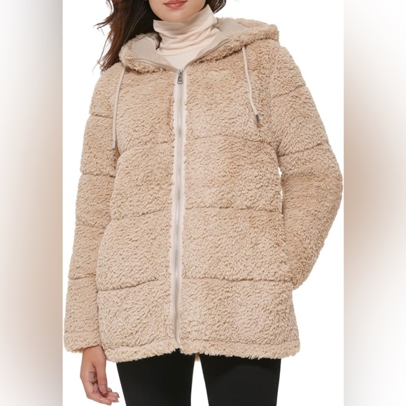 NWT / Kennth Cole Women's Classic Mink Style Faux Fur Coat - Picture 3 of 6